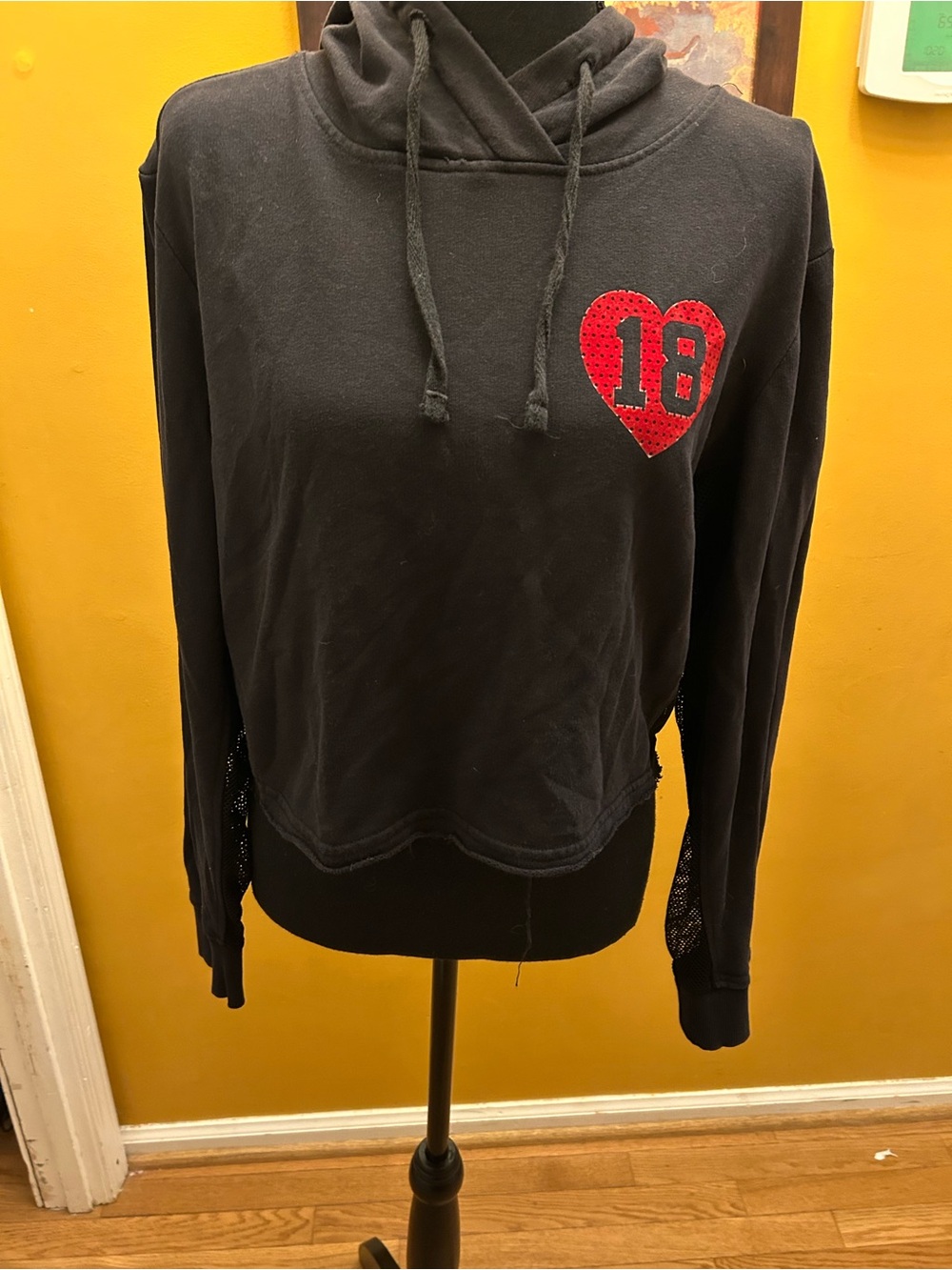 Joe Boxer Heart Raw Hem Cropped Mesh Sides Hoodie Size XL